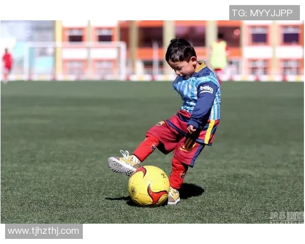 中国孩子与足球明星亲密接触梦想成真激励未来运动员成长之路 中国孩子与足球明星亲密接触梦想成真激励未来运动员成长之路