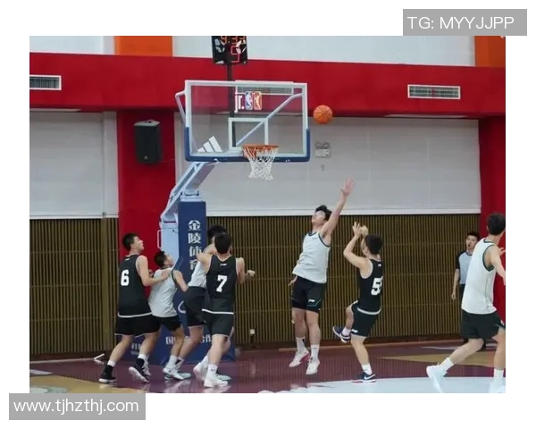 南京篮球队精英赛精彩配合分析展现团队默契与战术执行力