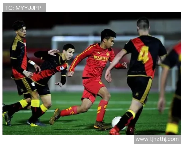 南京足球队在冠军赛中的灵活性展现与战术调整分析 南京足球队在冠军赛中的灵活性展现与战术调整分析