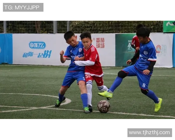 青春风采足球少年展现足球明星的帅气魅力与无限潜力 青春风采足球少年展现足球明星的帅气魅力与无限潜力