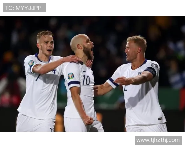 足球明星日常穿鞋风格大揭秘时尚与运动的完美结合 足球明星日常穿鞋风格大揭秘时尚与运动的完美结合